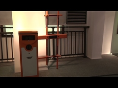 بوابات حاجز السيارات المزدحمة لوقوف السيارات